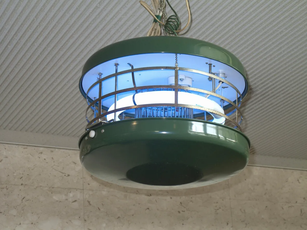 Bombilla repelente de mosquitos