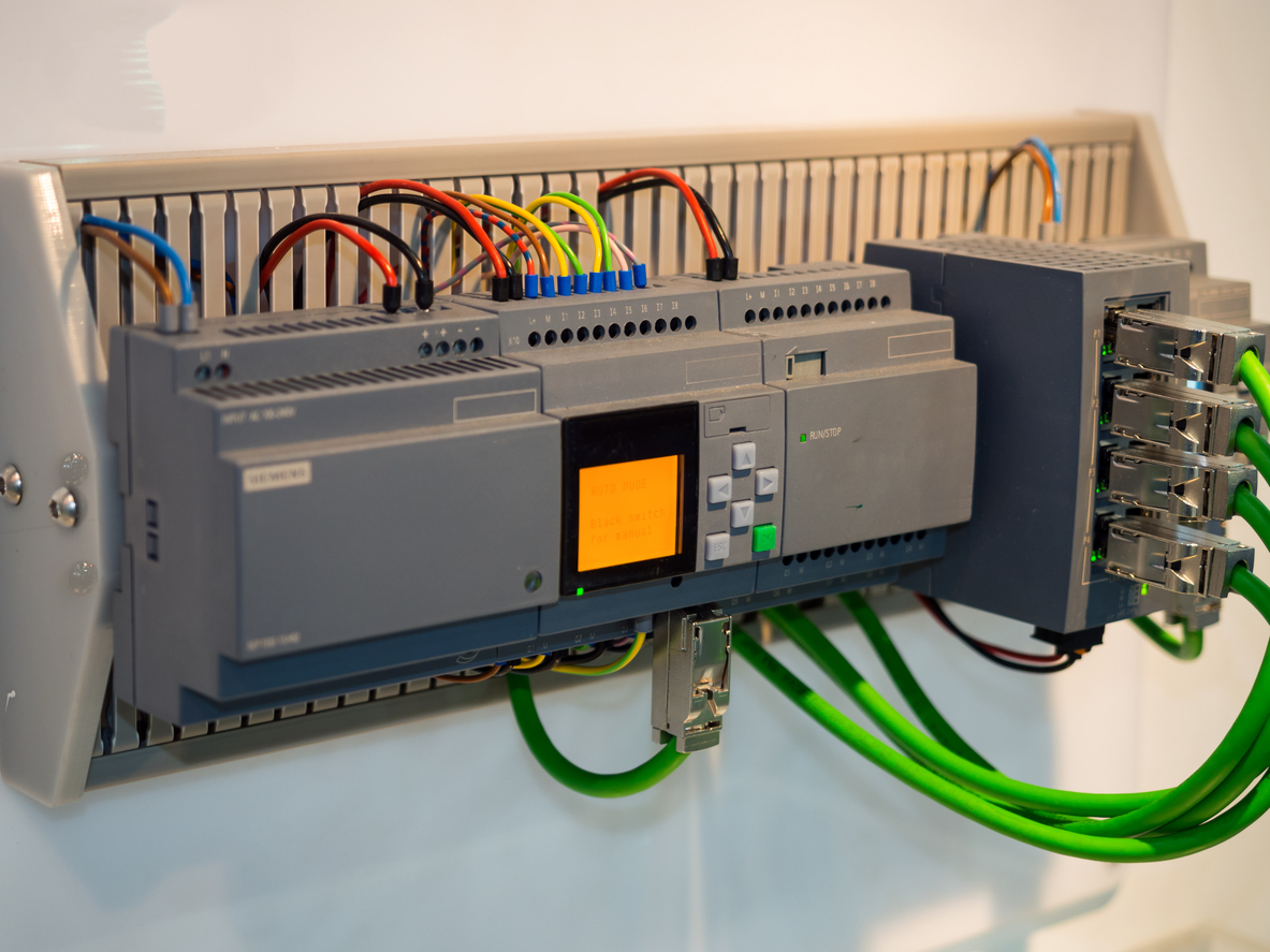 Alta tecnología control de máquina Industrial por control lógico de programación de PLC para la fabricación