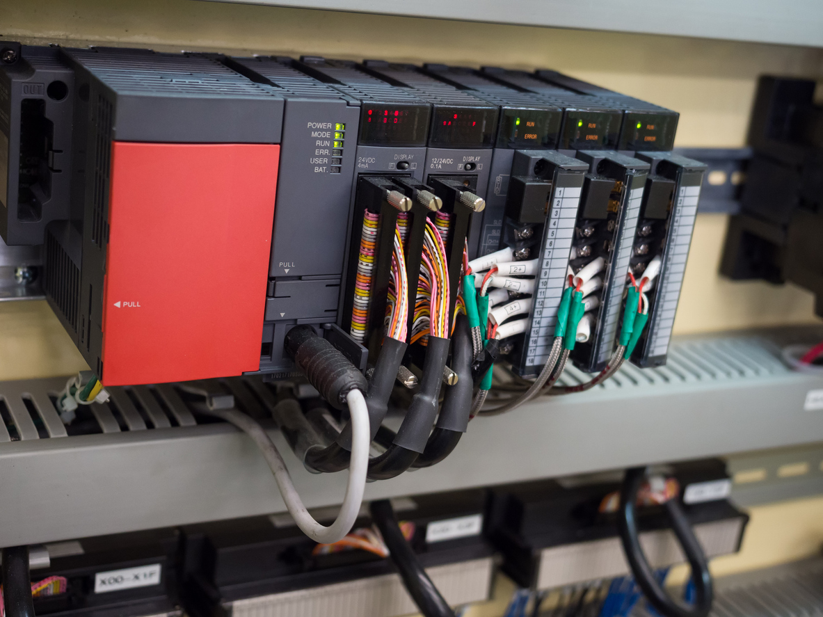 Alta tecnología control de máquina Industrial por control lógico de programación de PLC para la fabricación 