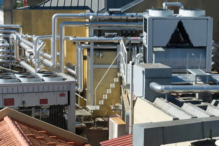 Sistema de aire acondicionado En sus tuberías se puede usar el ácido clorhidrico para el decapado de estas.