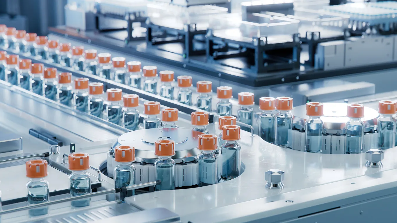 Planta de producción de vacunas. Proceso de fabricación de medicamentos. Se usa el agua bidestilada