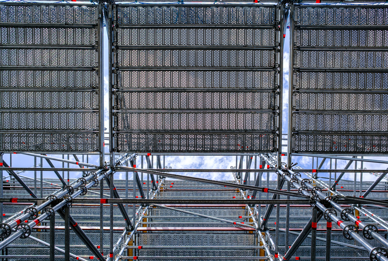 Andamios de roseta: sistema multidireccional para obra compleja