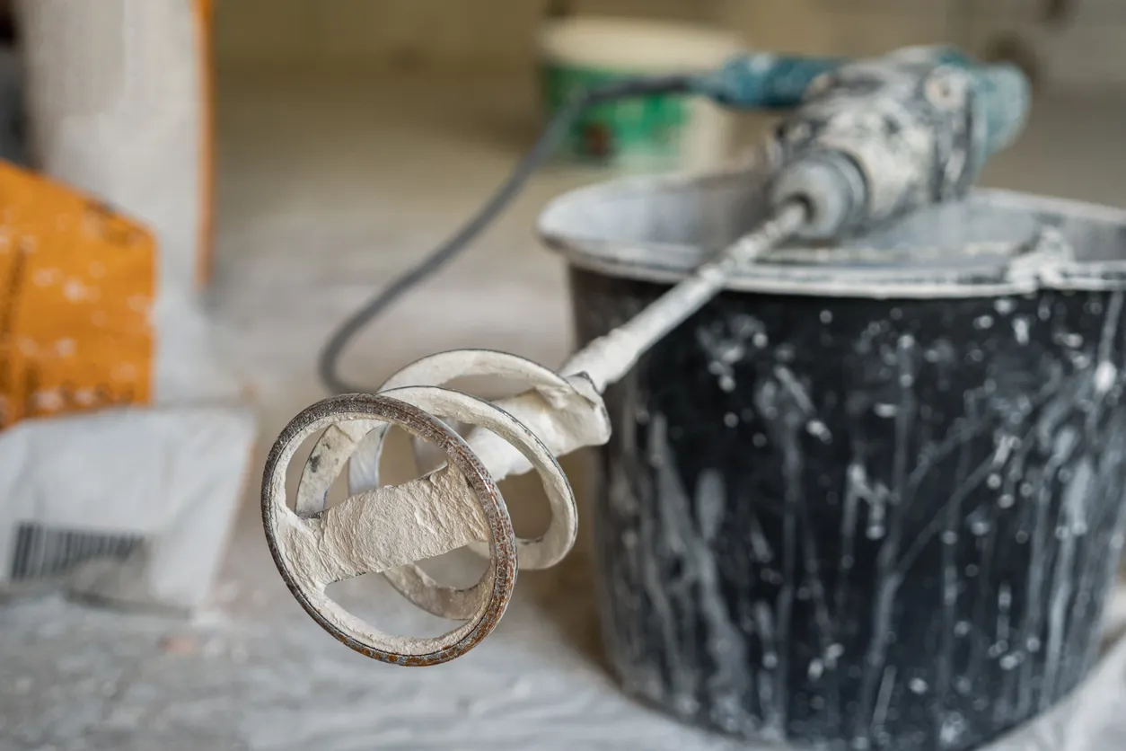 Mezcladora de mortero: cómo elegir capacidad, energía y tipo de mezcla