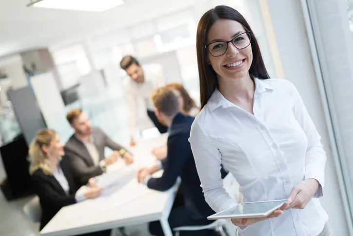 Blusas para oficina modernas para empresas