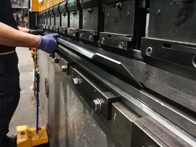 Cuándo conviene comprar maquinaria industrial usada en México