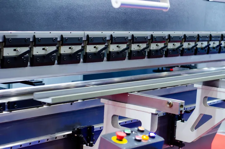 Ficha técnica dobladora de lámina: guía para evaluar capacidad, precisión y configuración industrial