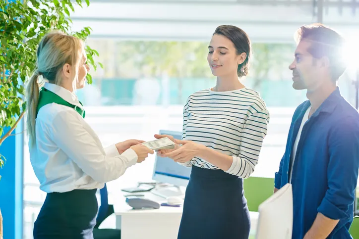 Anticipos y rotación laboral