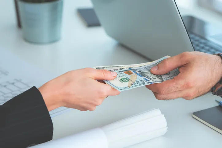 Salario bajo demanda fintech