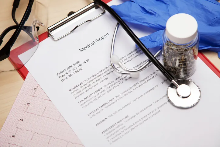 Opciones y atención de seguro monterrey informe medico