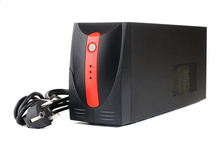 Sistema de alimentación ininterrumpida (UPS) con batería de respaldo