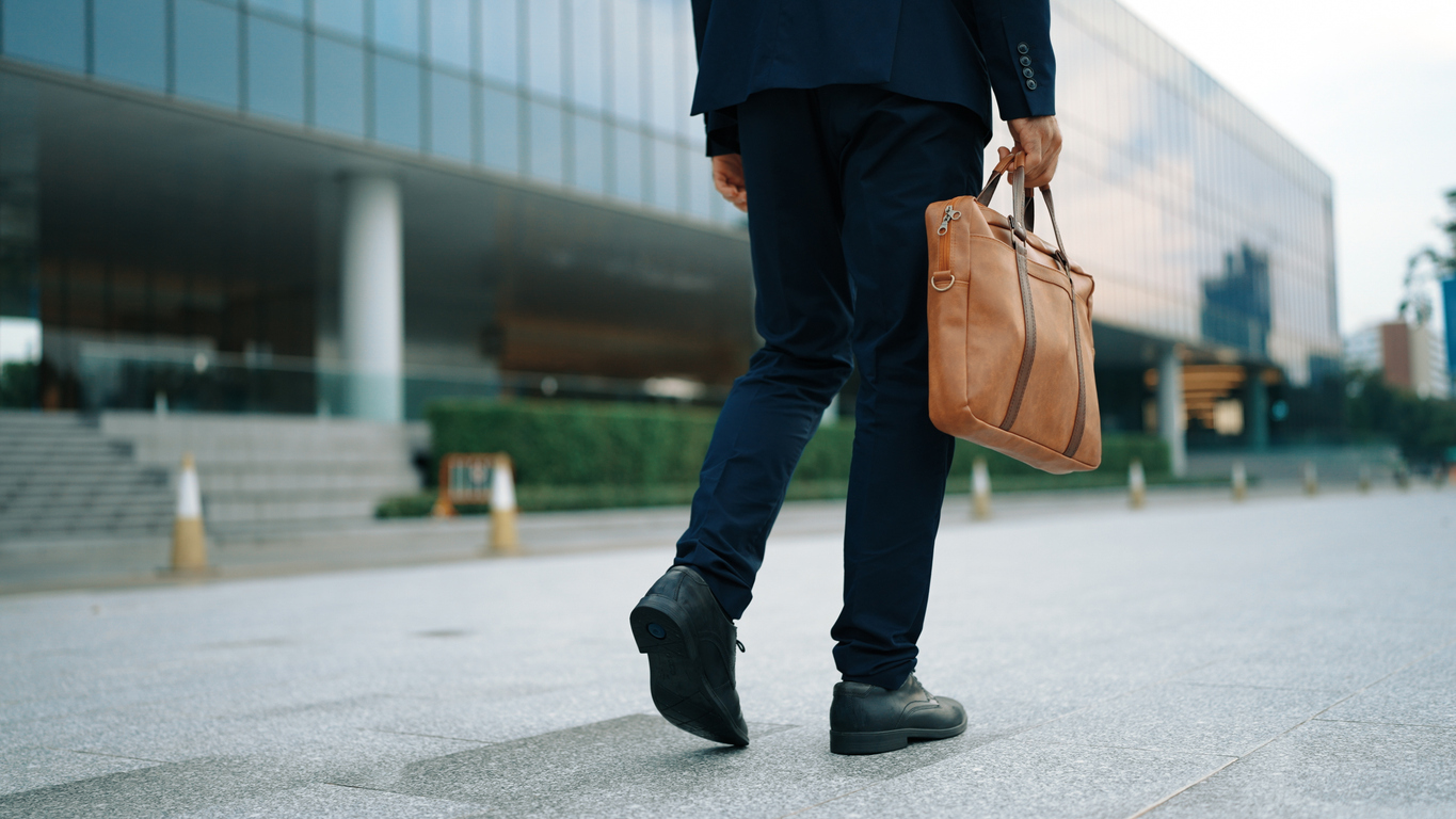 Pantalones de vestir holgados para empresas y trabajo
