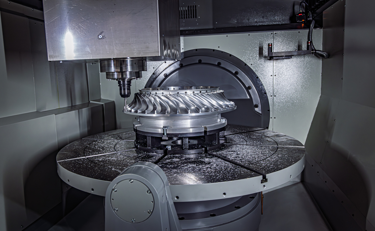 Fresadora de torno CNC metalmecánica. Corte de metal moderna tecnología de procesamiento