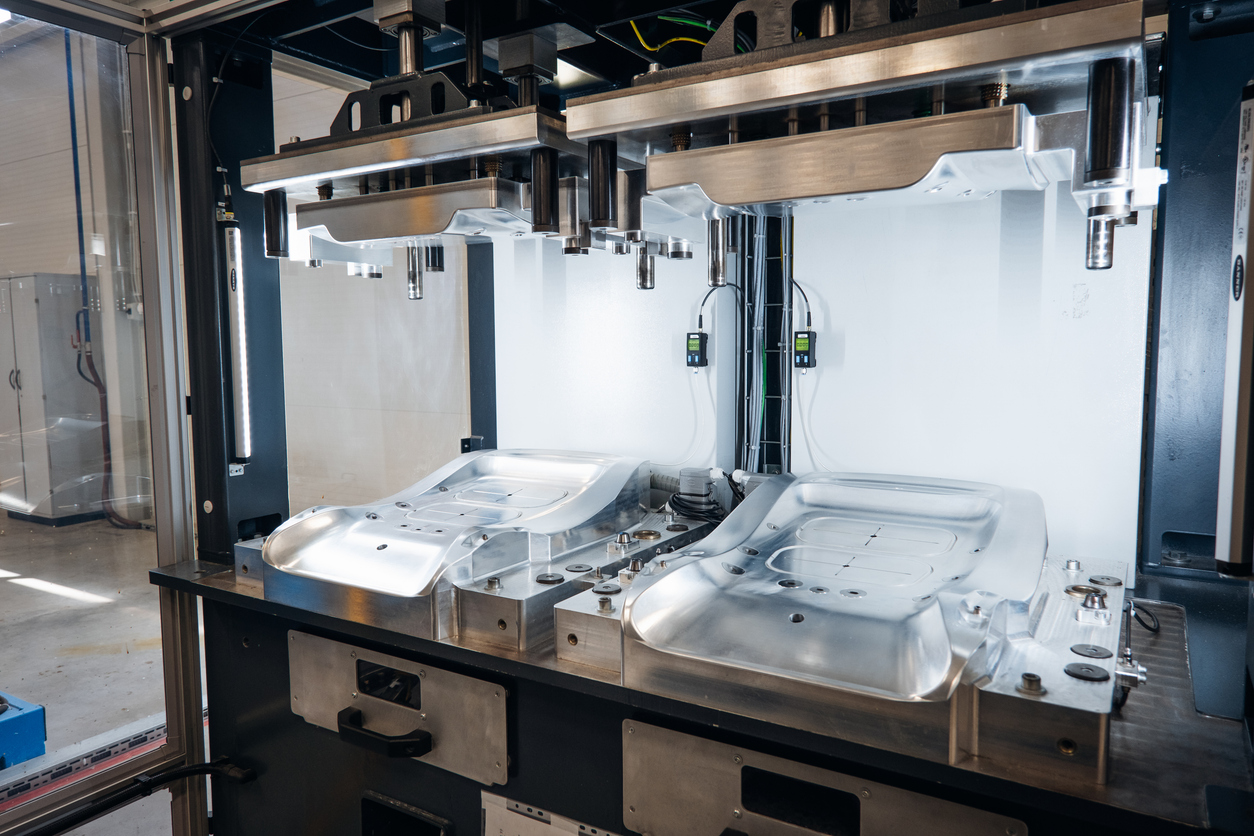 Máquina de molde de metal utilizada en la fabricación de componentes y equipos industriales Proceso industrial automatizado -