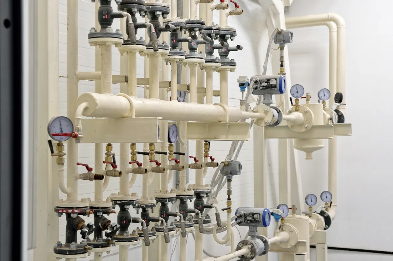 Membranas RO para plantas de tratamiento en reducción de sales, limpieza y optimización de agua industrial