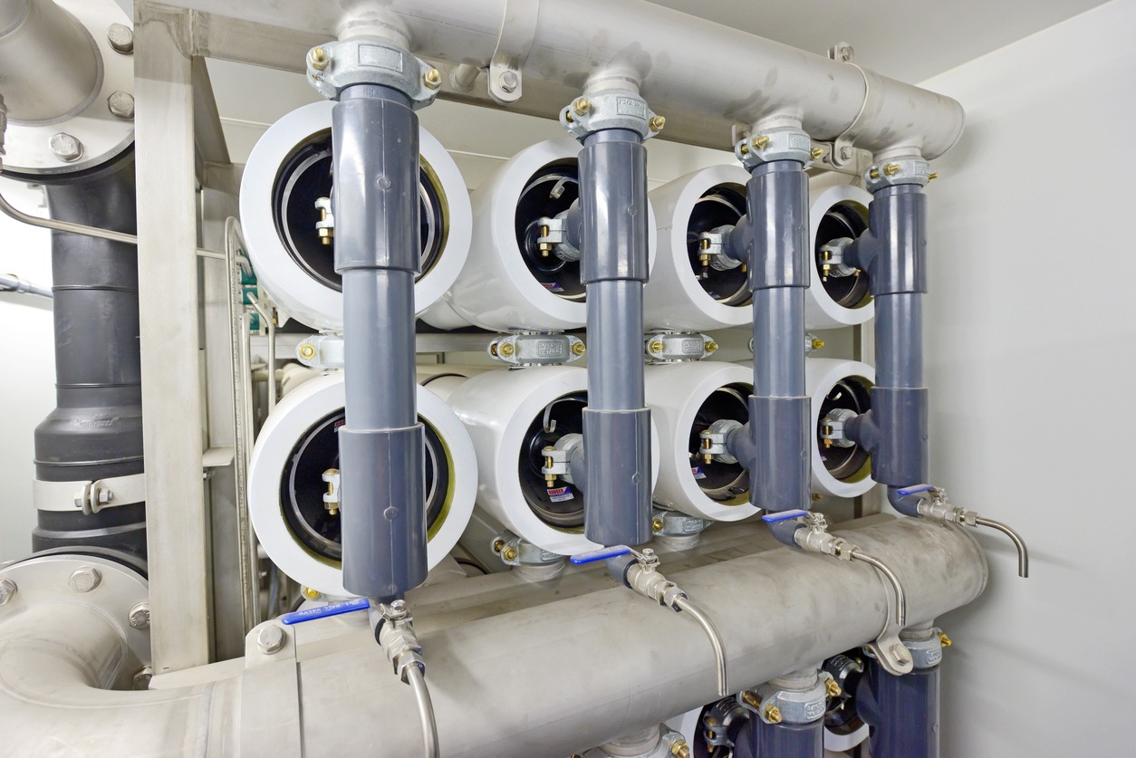 Cómo instalar una membrana de ósmosis inversa en sistemas de tratamiento de agua, reducción de sales y uso industrial