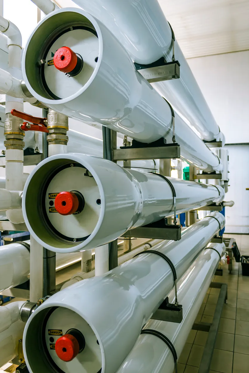 Portamembranas industriales RO para ósmosis inversa, tratamiento de agua, instalación, mantenimiento y optimización de sistem