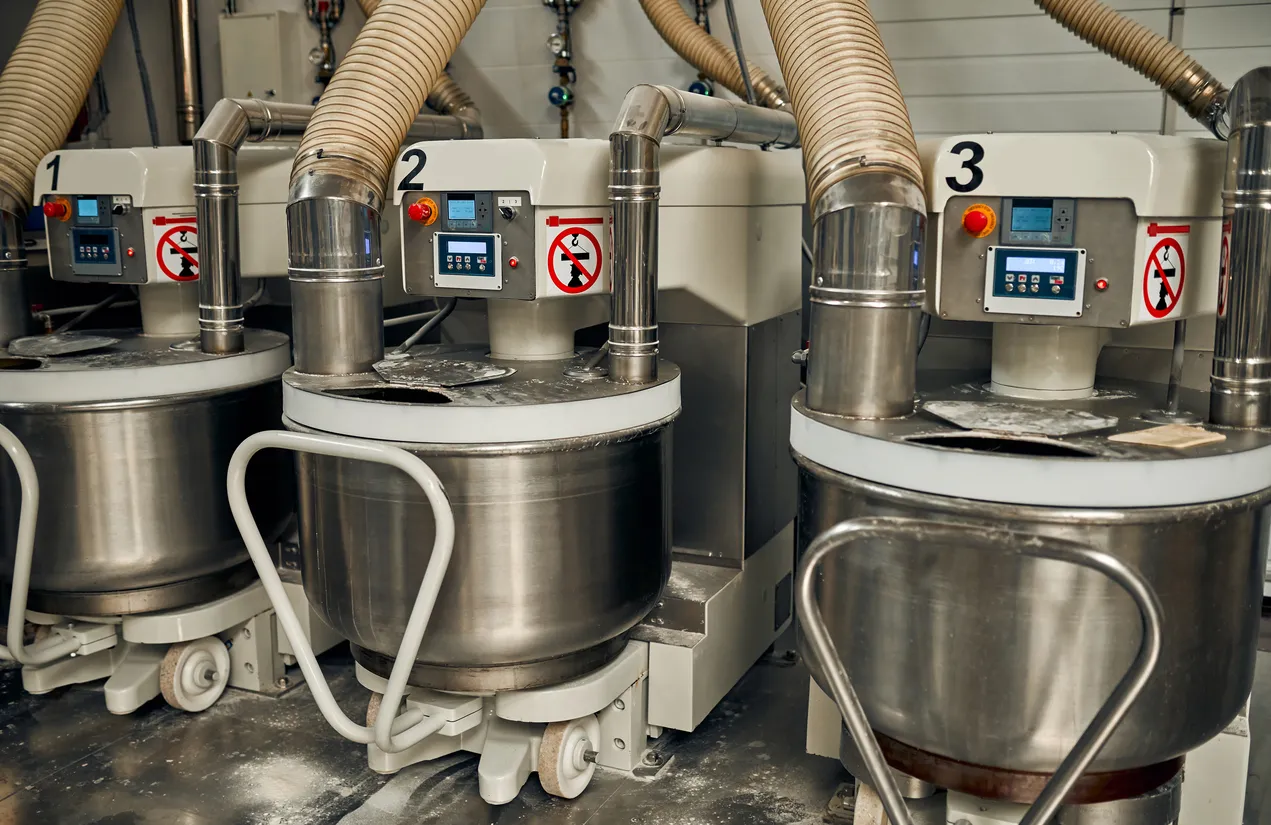 Mezcladoras en fábrica para la producción de productos de panadería