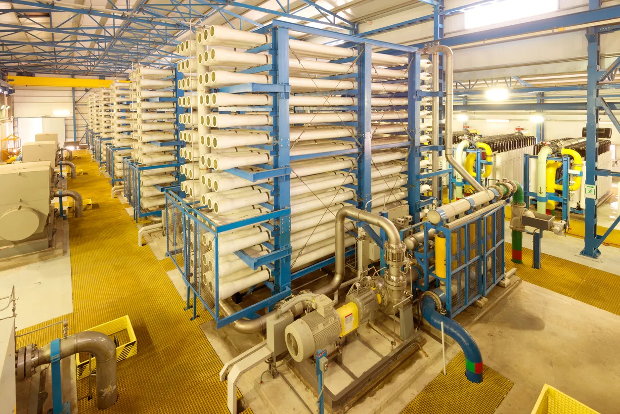 Elementos, configuración y mejores prácticas para diseñar skids industriales RO.