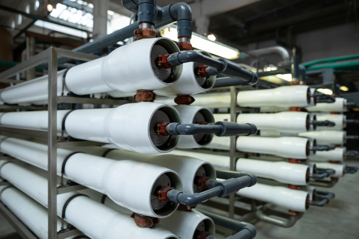 Tecnologías para reducir costos operativos en plantas RO industriales.