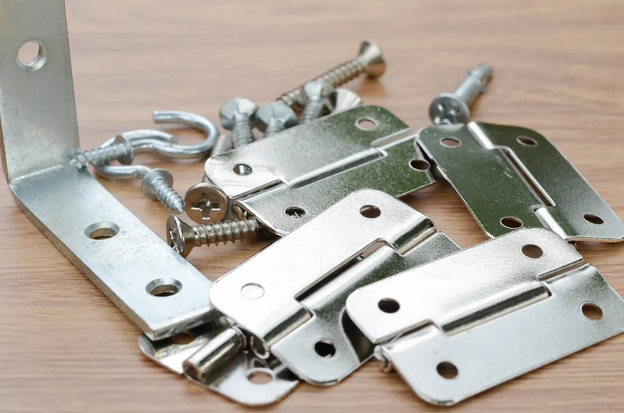 Aspectos Clave al Seleccionar Bisagra Para Mesa Plegable