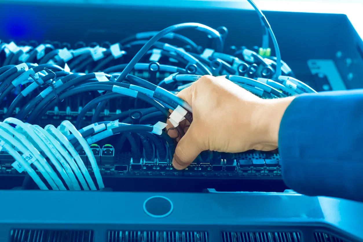 Guía especializada para comprender glicol para cooling distribution unit, sus beneficios, riesgos y criterios de selección.