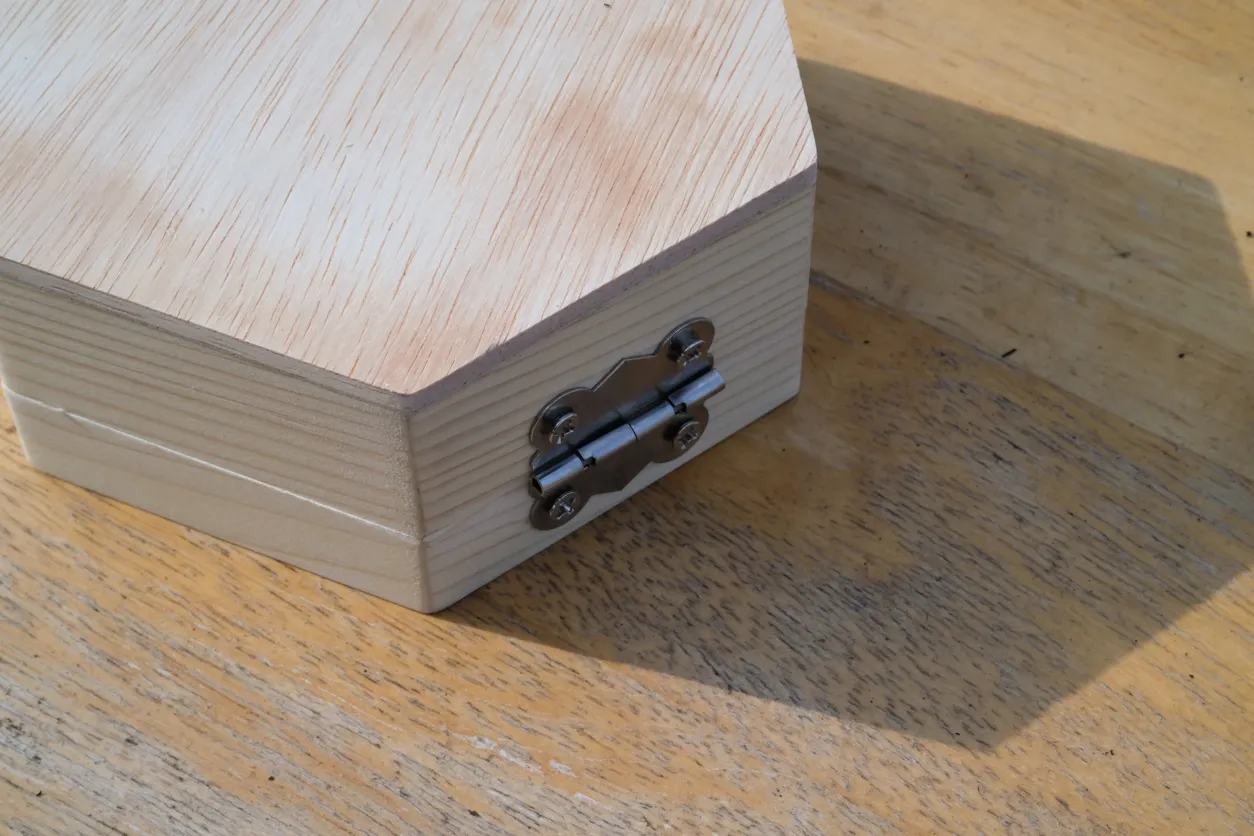 Guia de Bisagras Para Cajas De Madera para Diferentes Aplicaciones