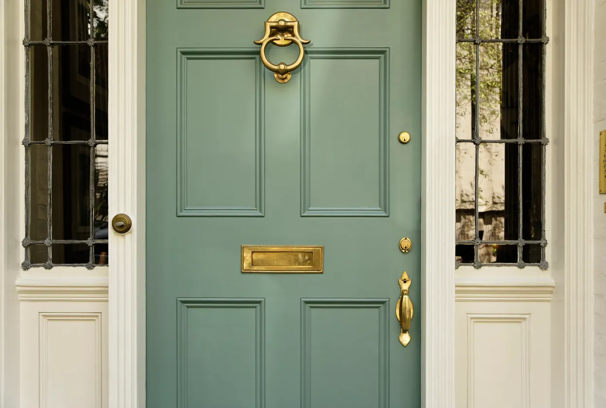 Exclusiva casa de la puerta frontal