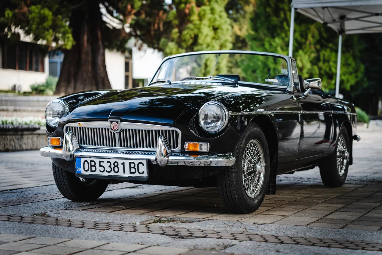 MG Roadster vintage - Coche descapotable británico clásico