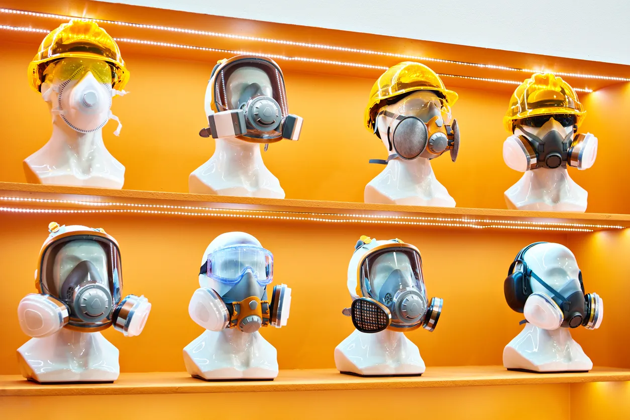 Equipo de protección respiratoria en la tienda