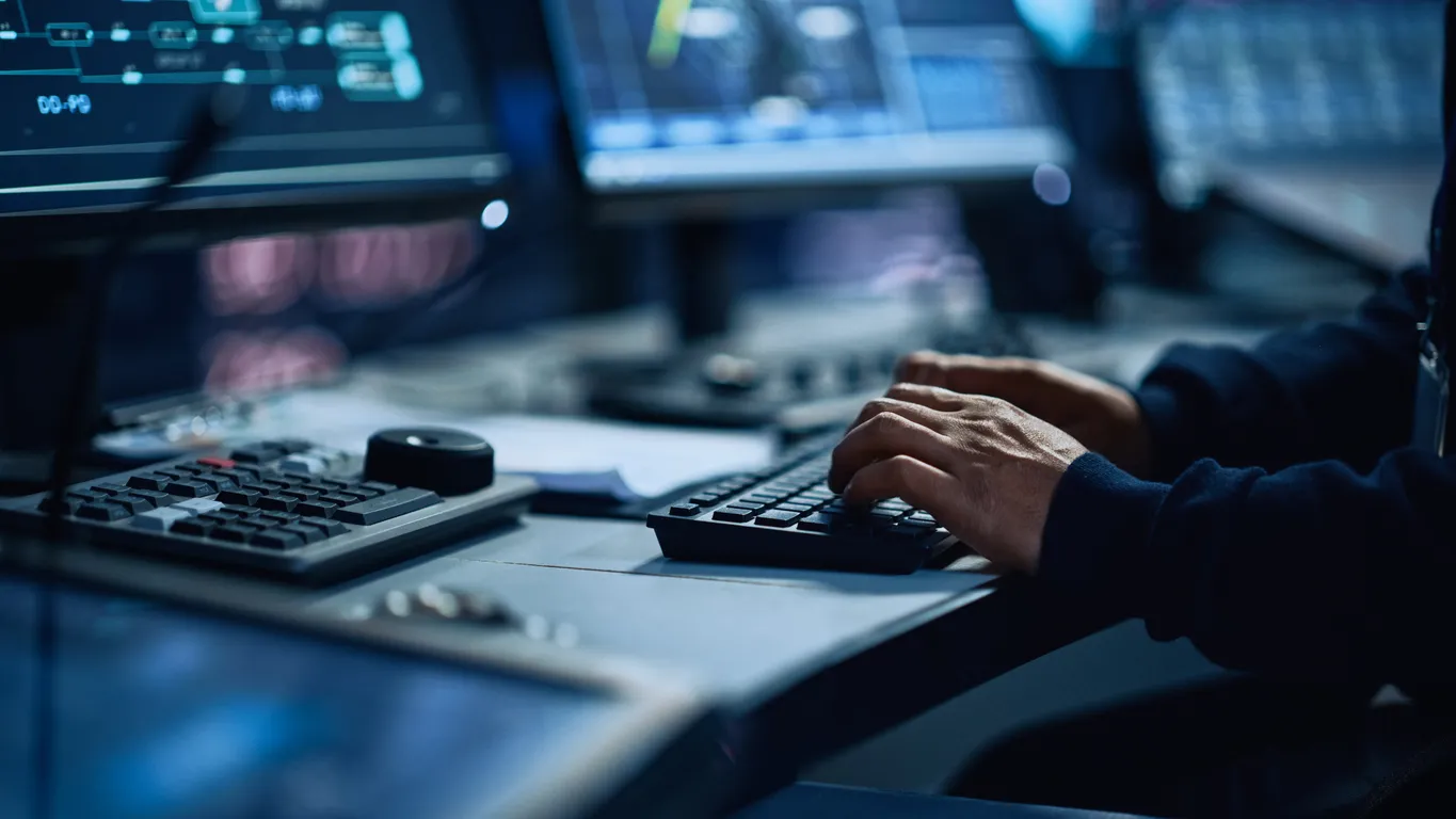 Primer plano de un especialista de oficina profesional 