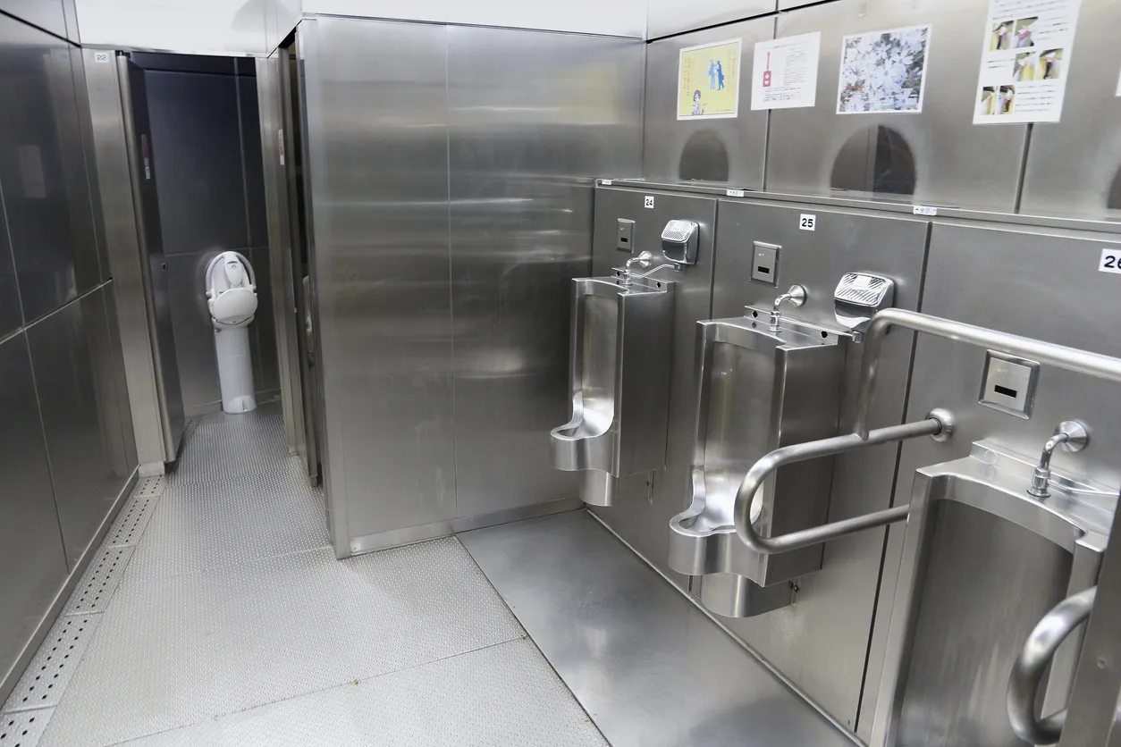 Interior de baño de acero inoxidable en Japón
