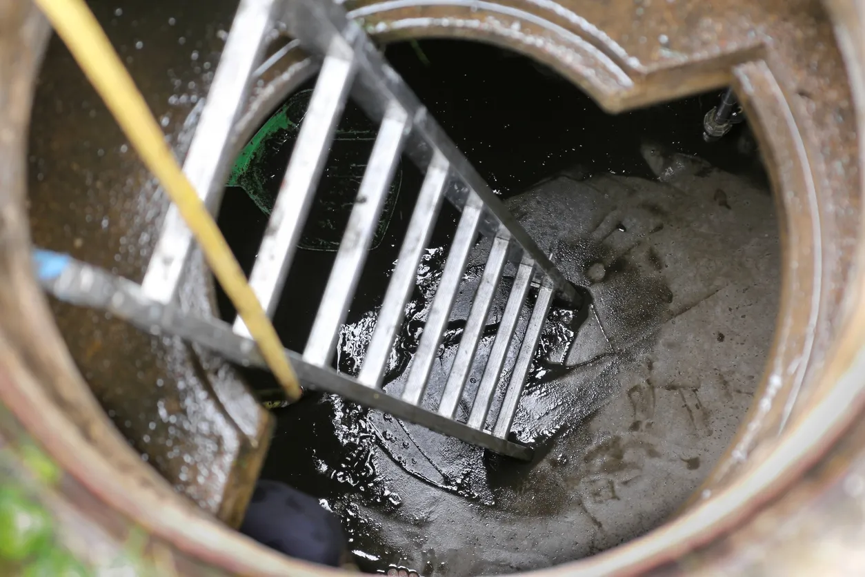 Limpieza de cisterna de agua