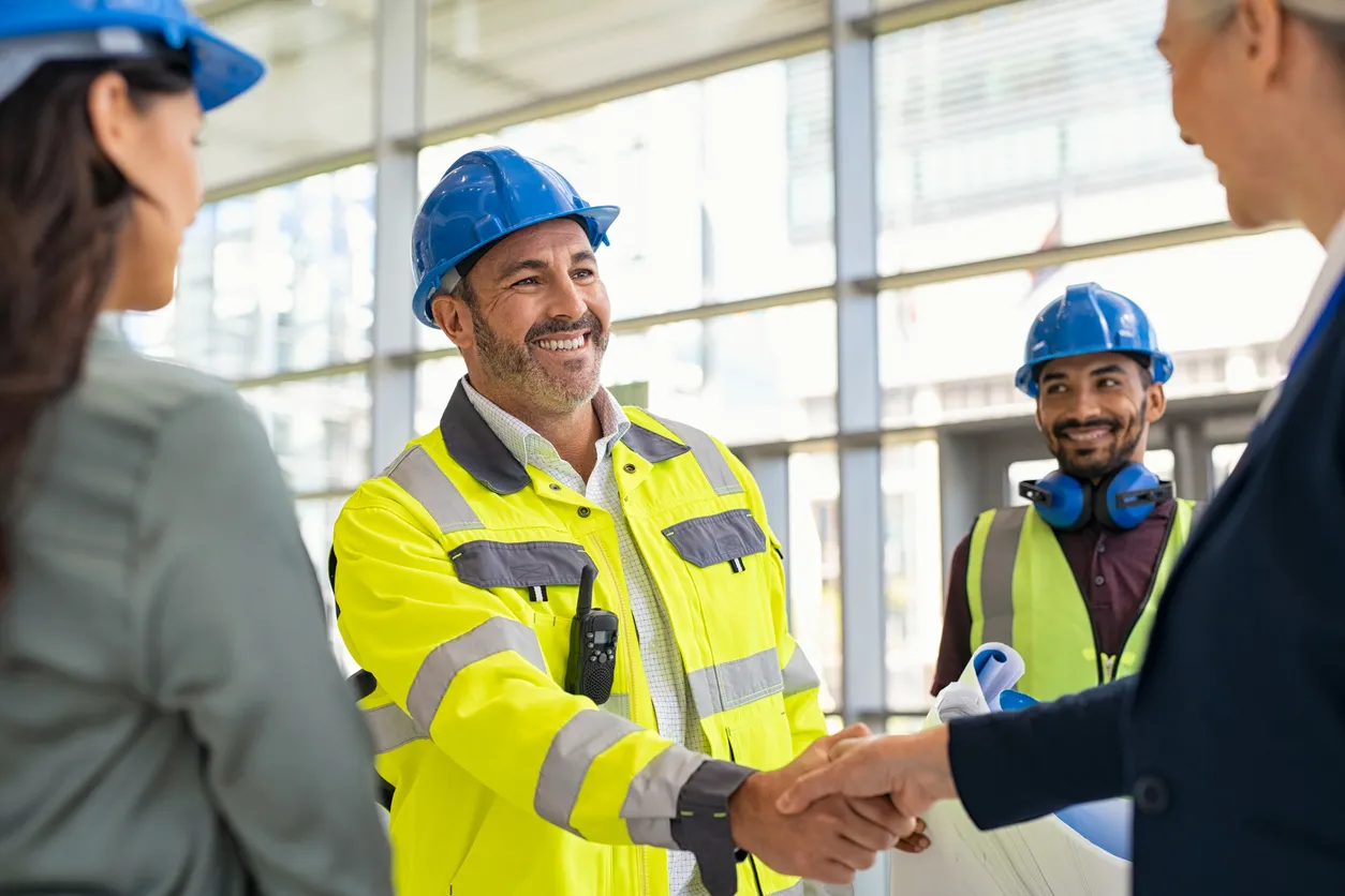 Cómo encontrar clientes para proveedores industriales