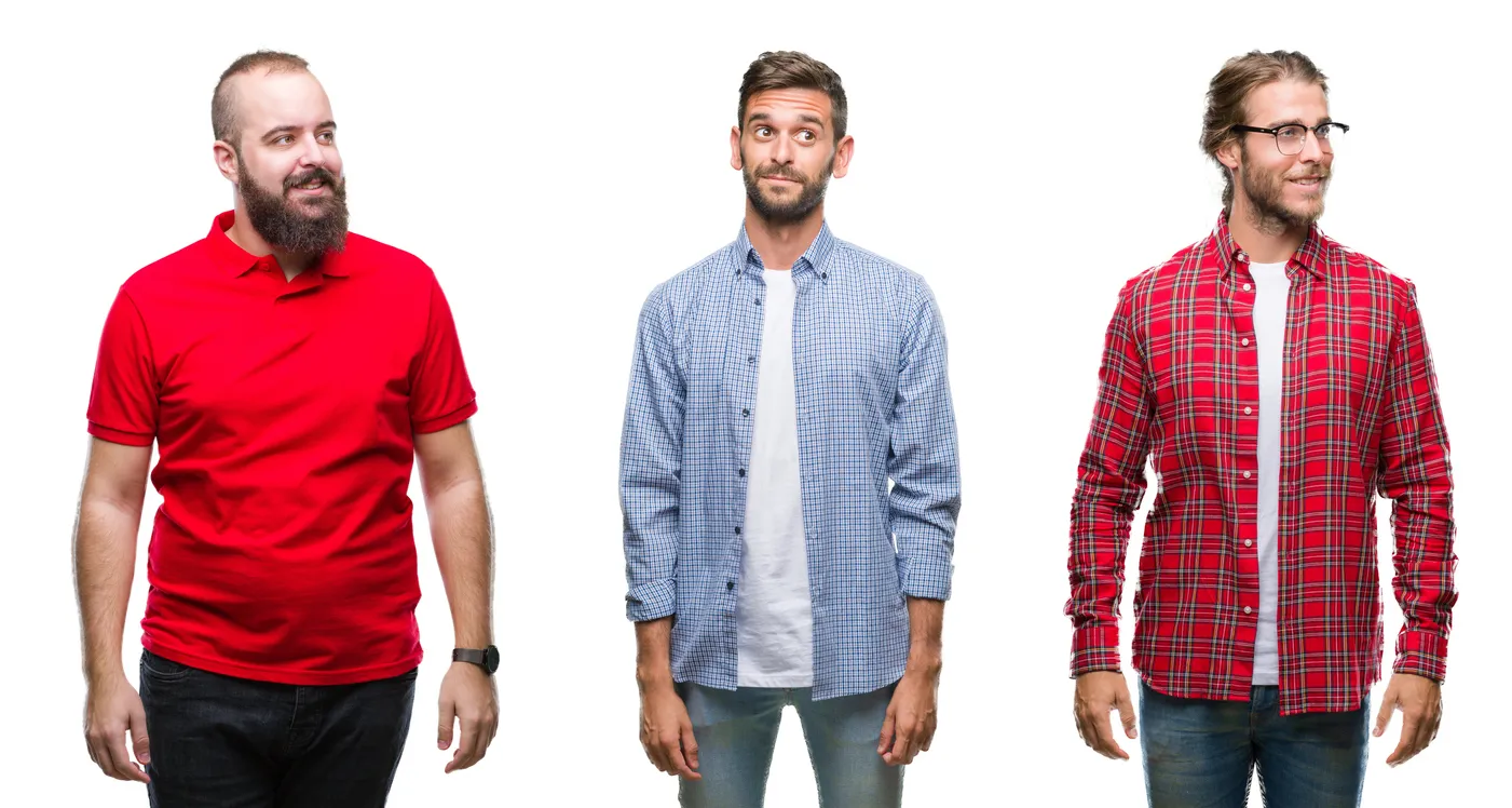 Camisa con playera para hombre: cómo usar playeras de vestir con camisas abiertas