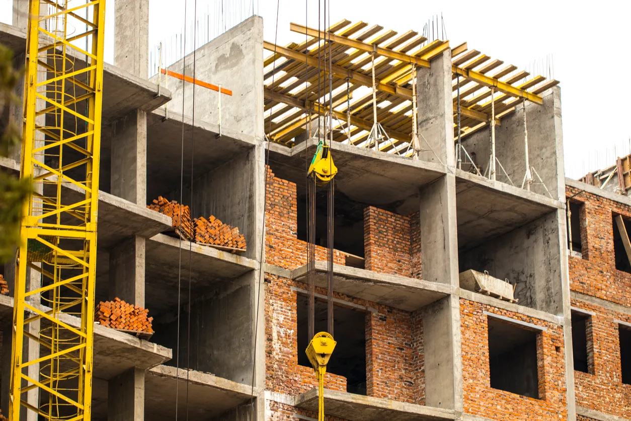 Izaje Vertical con Malacate de 1 Tonelada para Edificios