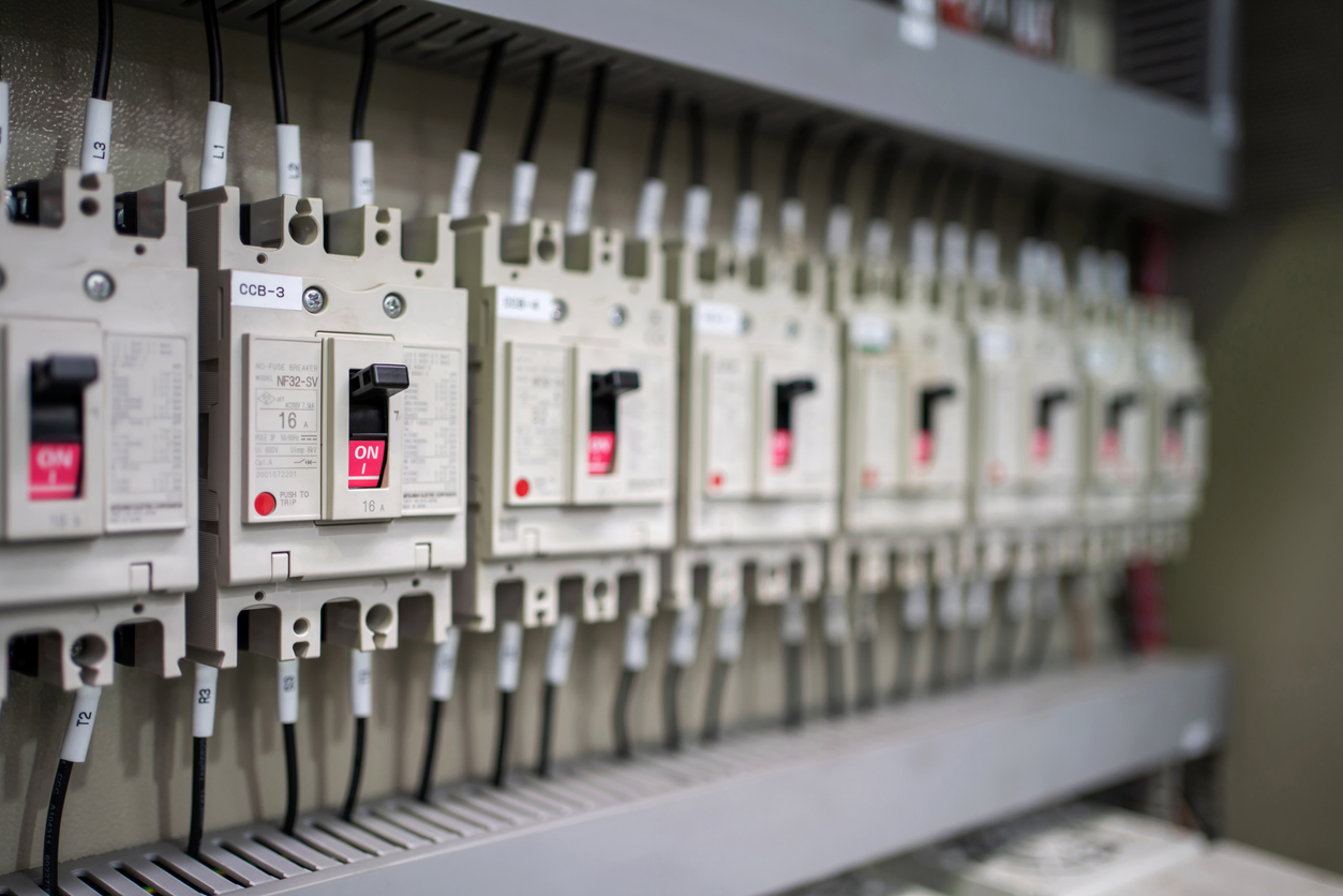 Interruptores termomagnéticos para protección de circuitos industriales