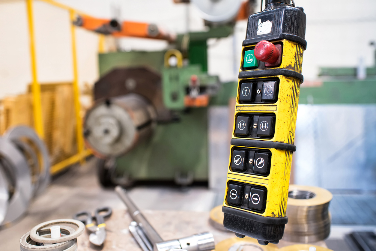 Botoneras industriales para control de maquinaria y procesos