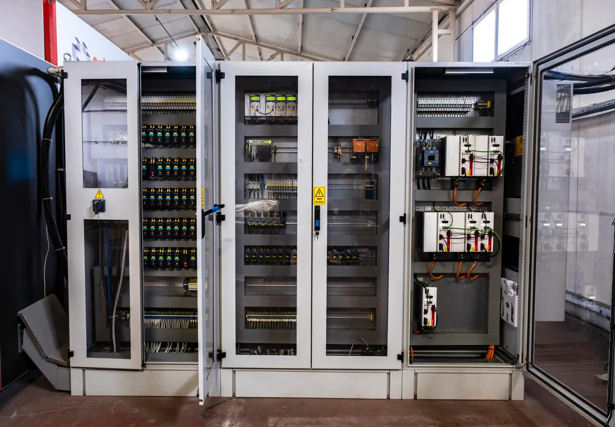 Panel de control eléctrico de fábrica