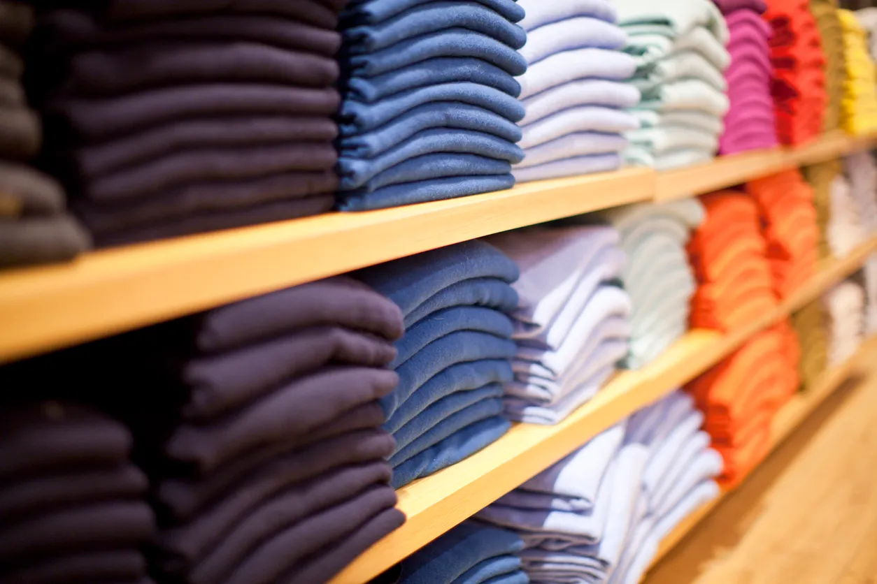 Ropa por Mayoreo para Vender: Guía Completa para Emprendedores