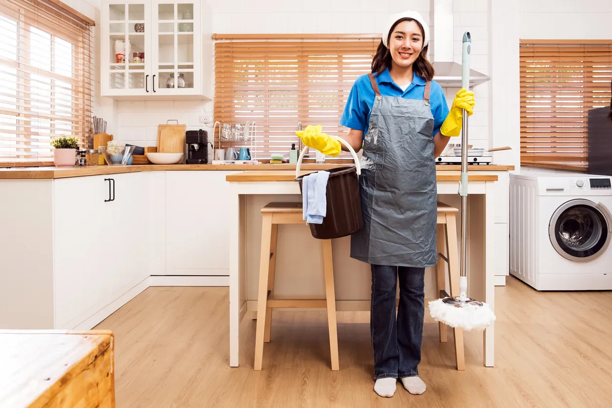 Limpieza profesional de casas: guía para elegir limpieza profunda, integral y desinfección