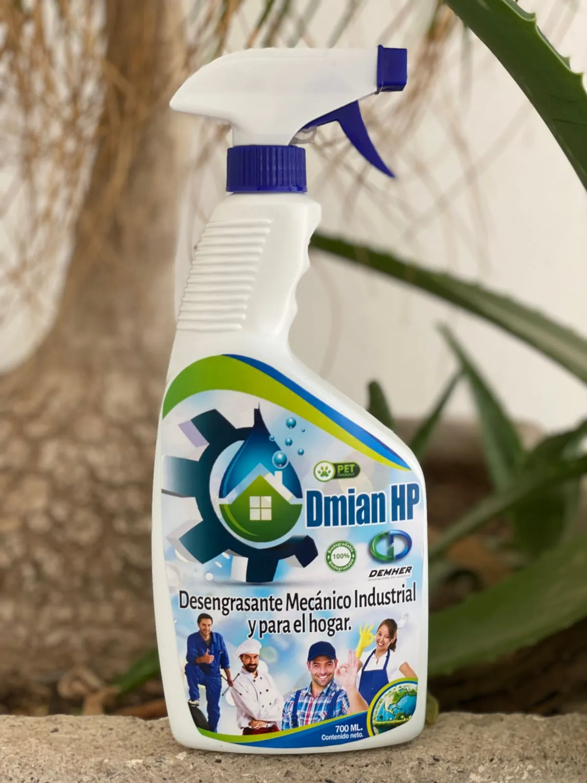 Demian HP Desengrasante Industrial y para Cocina Estufas y Automotriz en botella de 700 ml con atomizador