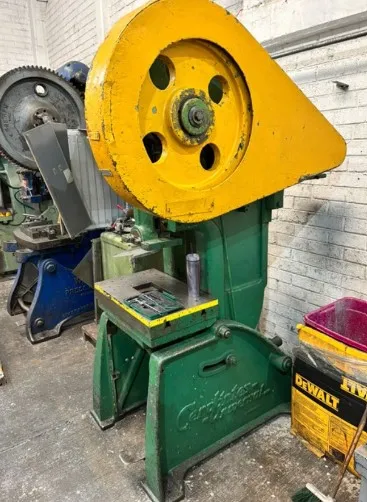 Troqueladora mecánica 35 toneladas Cervantes 35 toneladas usada 