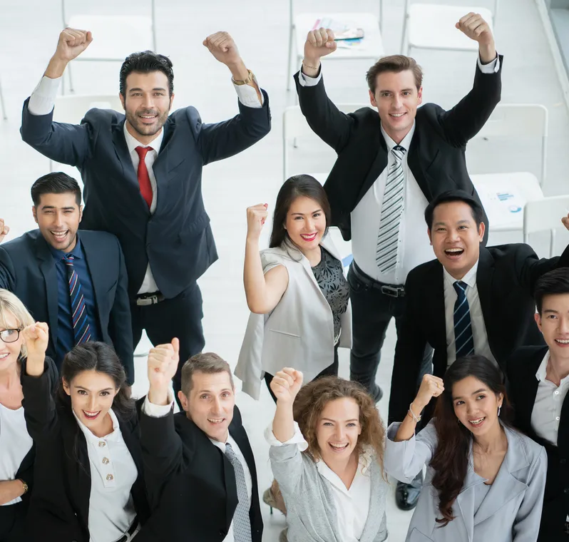 Agentes de seguros felices en curso de capacitación